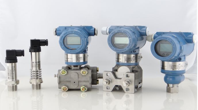 上海王源带着几个高规格压力草莓视频APP色版参加2020年上海石化展览会